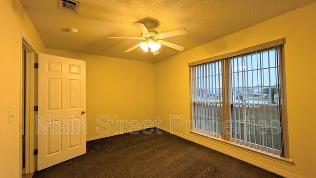 Building Photo - 7448 Chimney Pines Dr