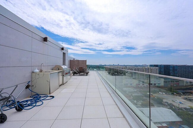 Building Photo - 133-36 37th Ave
