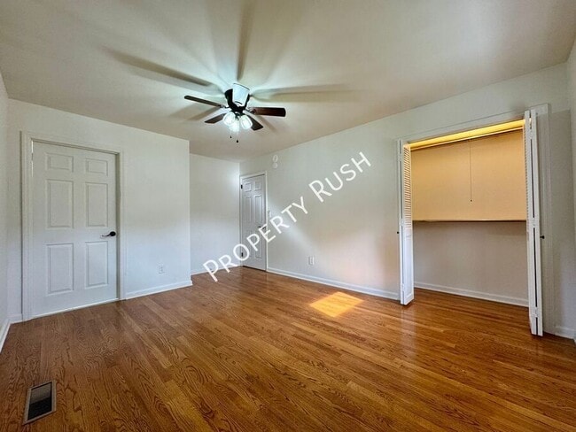 Building Photo - 7339 Brookside Dr