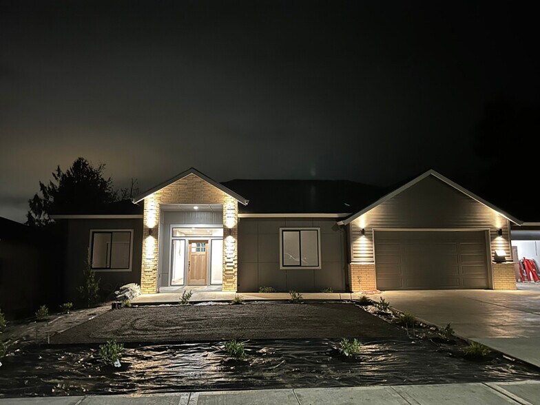 Building Photo - 222 Curtis Dr