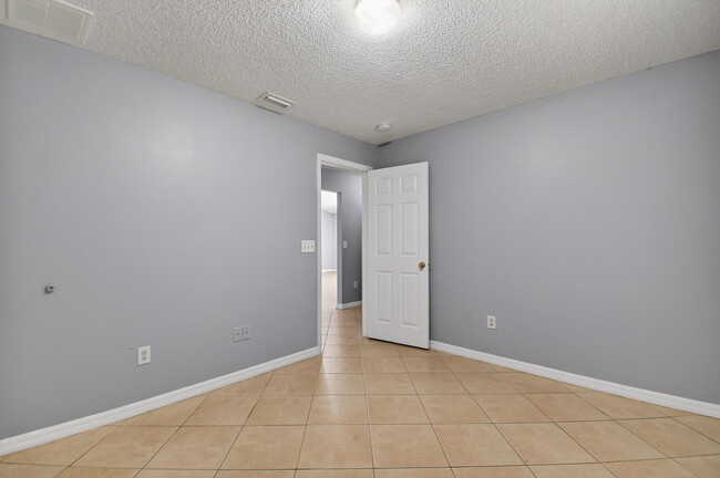 Building Photo - 4066 SW Canrady St