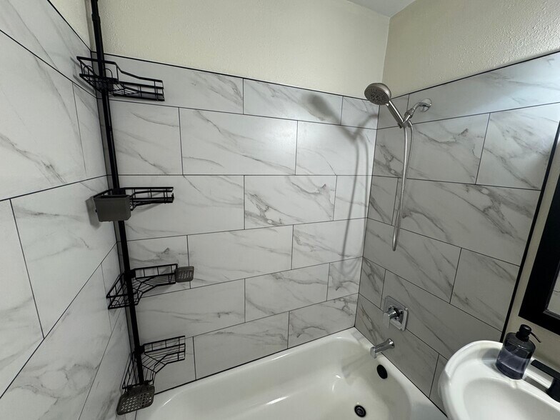 Building Photo - 9625 Adoree St