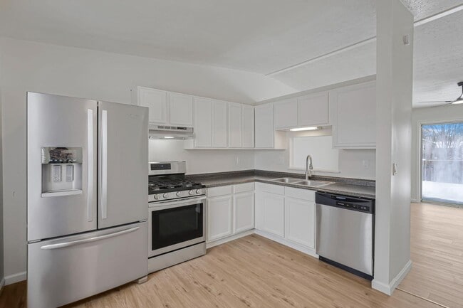 Building Photo - 8408 Covered Wagon Ct