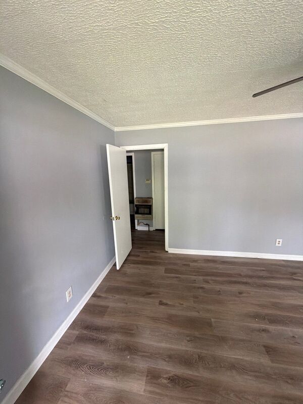 Building Photo - 1033 Dorgan St