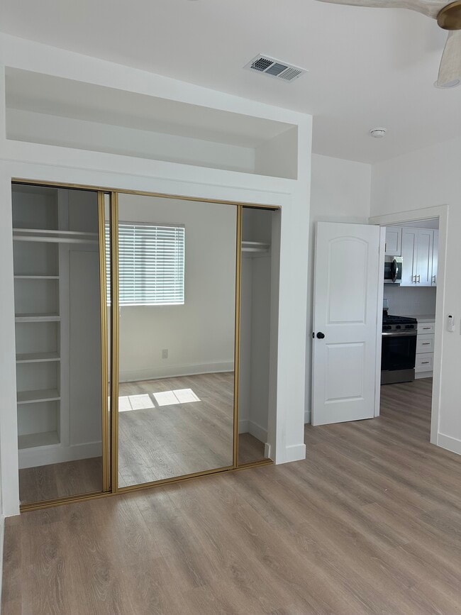 Primary Photo - 20127 Citronia St