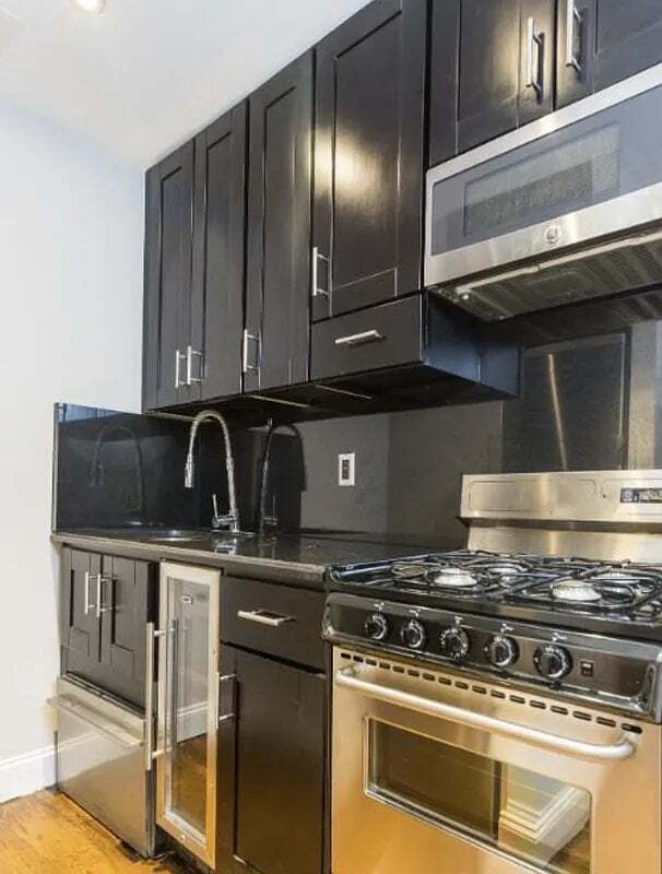 Building Photo - 437 W 53rd St