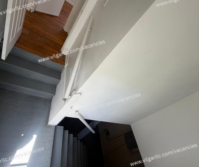 Building Photo - A cozy home ready for immediate move-in • 3 Bedrooms • 1 Full Bathroom