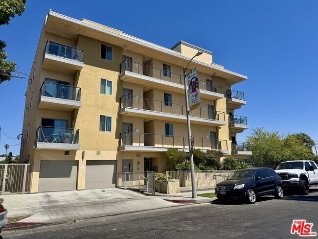 Building Photo - 5531 La Mirada Ave