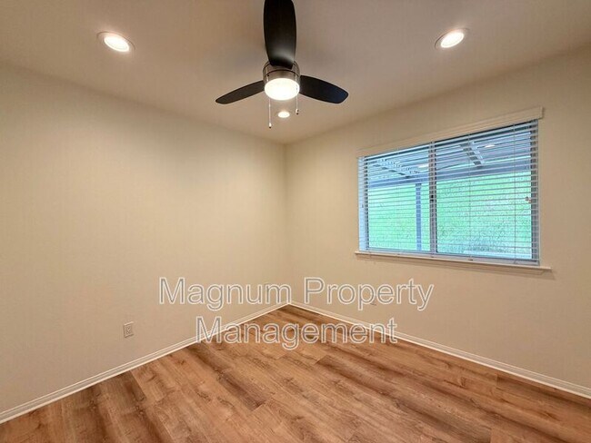 Building Photo - 23775 Cruise Cir Dr