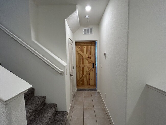 Building Photo - 3998 E Commerce Way