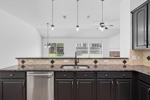 Building Photo - 7628 Waterside Pl