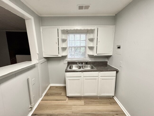 Building Photo - 3350 Hardin Ave