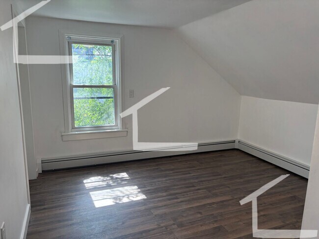 Building Photo - 10 Armington St