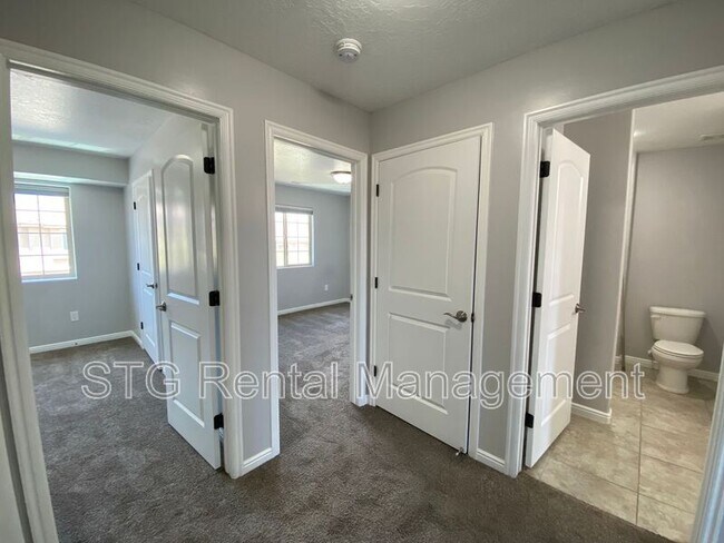 Building Photo - 290 W Buena Vista