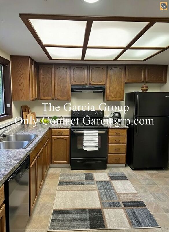 Building Photo - 17949 SE Arista Dr