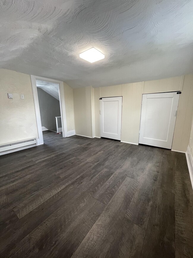 Building Photo - 628 Sidney St