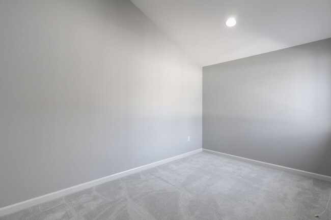 Building Photo - 2bd/2.5ba Seattle Townhome