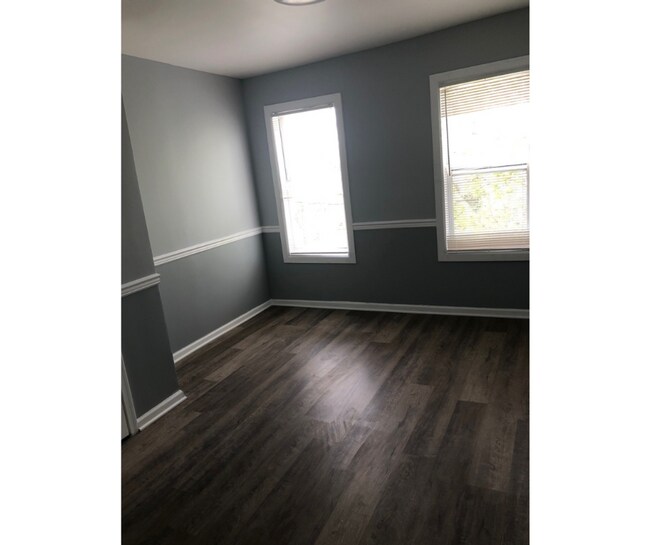 Building Photo - 3832 Cottage Ave