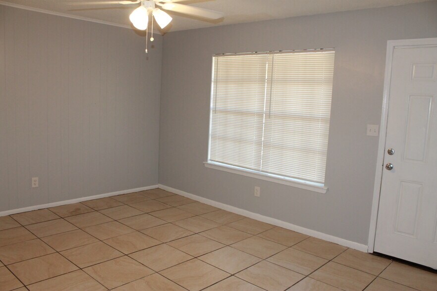 Building Photo - 849 Nantes Way