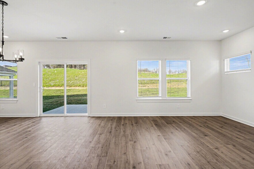 Building Photo - 1933 Mahala Dr