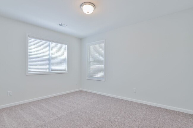Building Photo - 764 Shull St