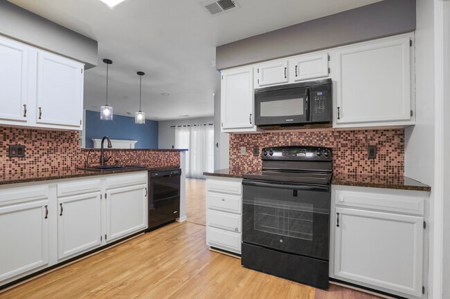 Building Photo - 7503 Ashby Ln