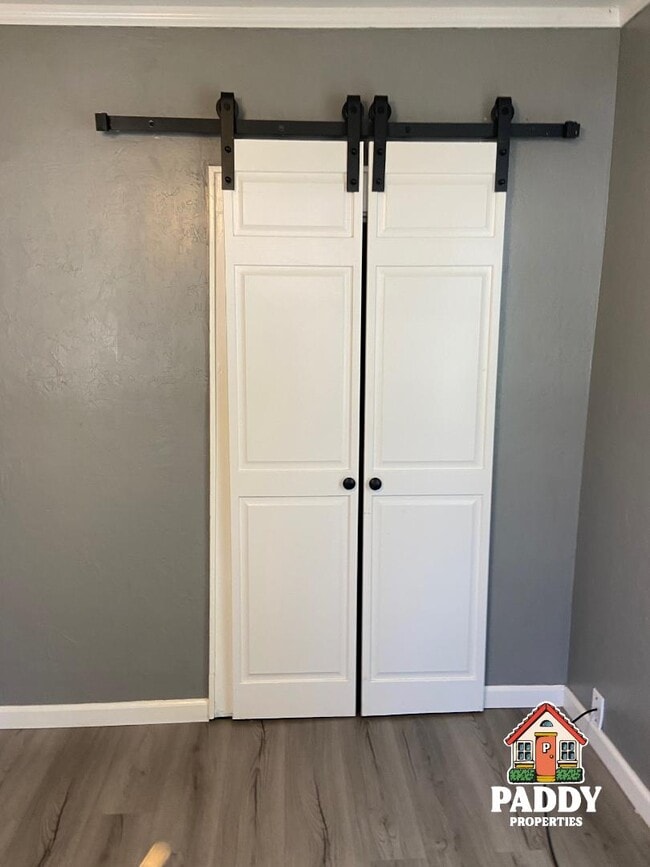 Building Photo - 105 S Lide Ave