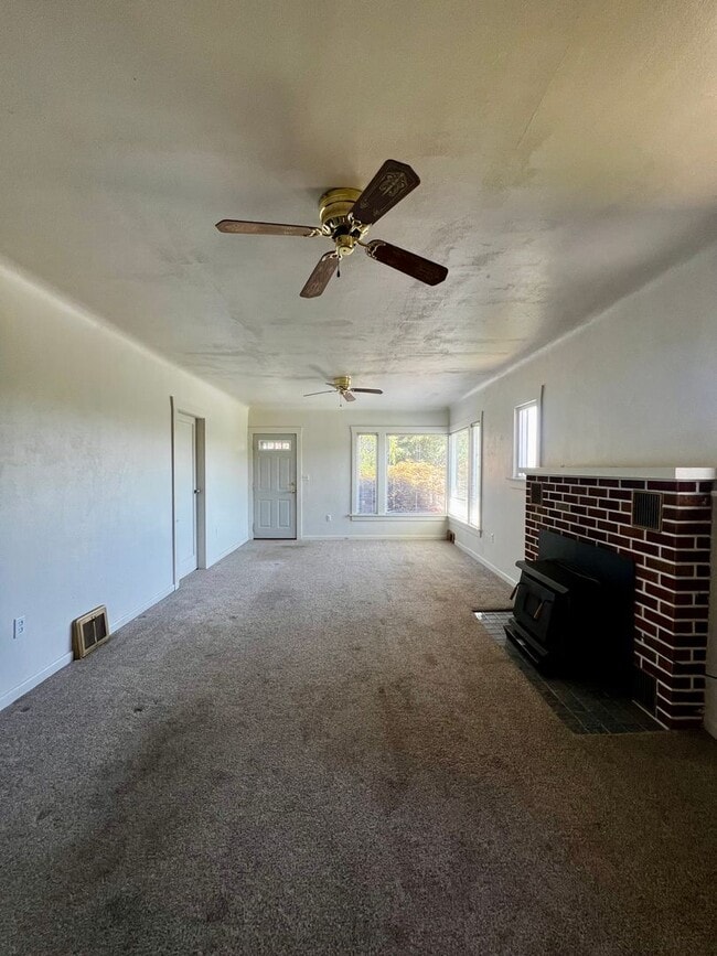 Building Photo - Non-Refundable & Security Deposit Total: $...