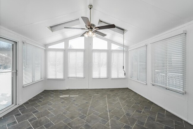 Building Photo - 5739 Stonepath Dr