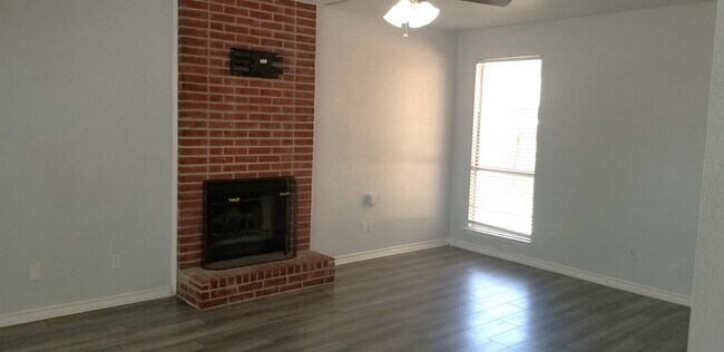 Building Photo - 4712 Oxford Dr