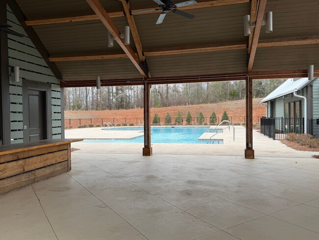 Building Photo - Spacious and Well Maintained 3 Bedroom Townhome in Woodward Oaks