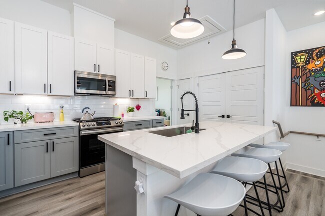 Building Photo - 8324 Springwood Cyn Ln