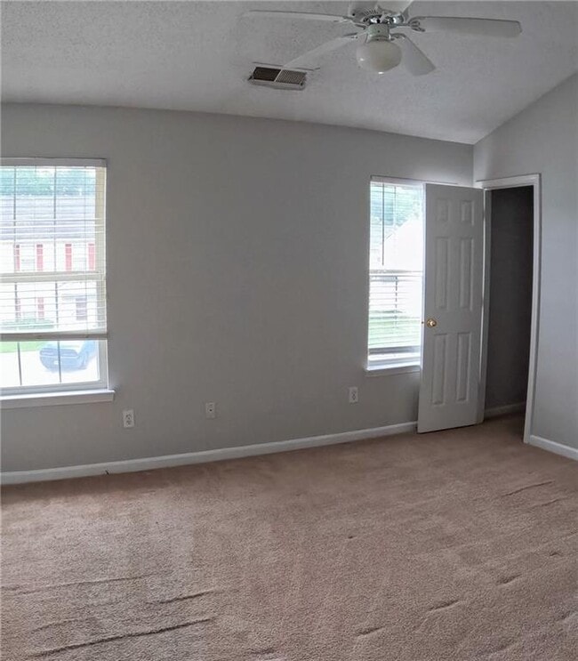 Building Photo - 255 Turnstone Rd