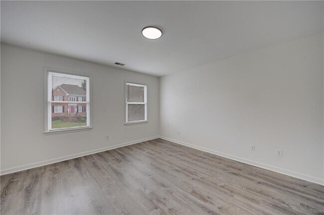 Building Photo - 5795 Dovnick Dr SW