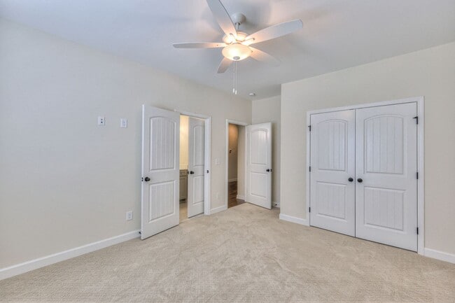 Building Photo - 9141 Holstein Dr