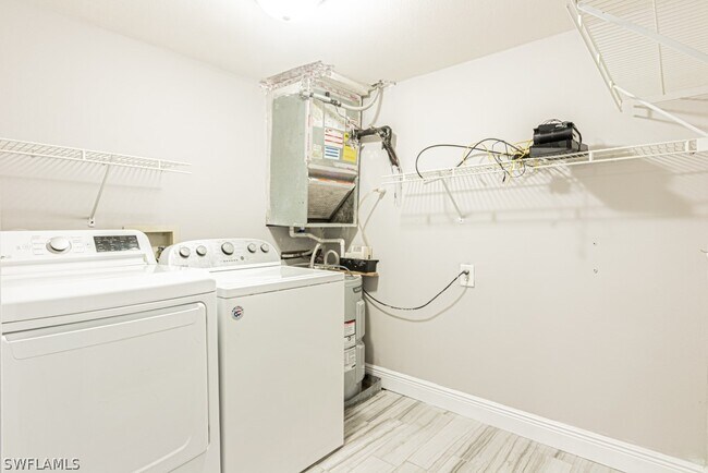 Building Photo - 1392 Churchill Cir