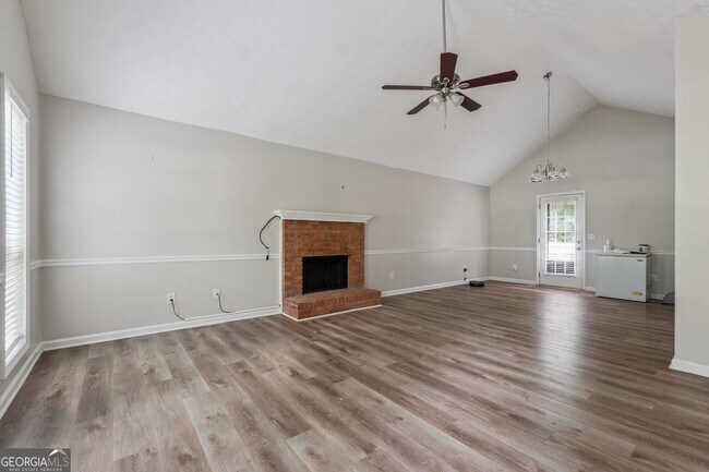Building Photo - 6851 Alexander Pkwy