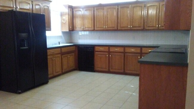 Building Photo - 3 bedroom 2 bath home in NW Norman
