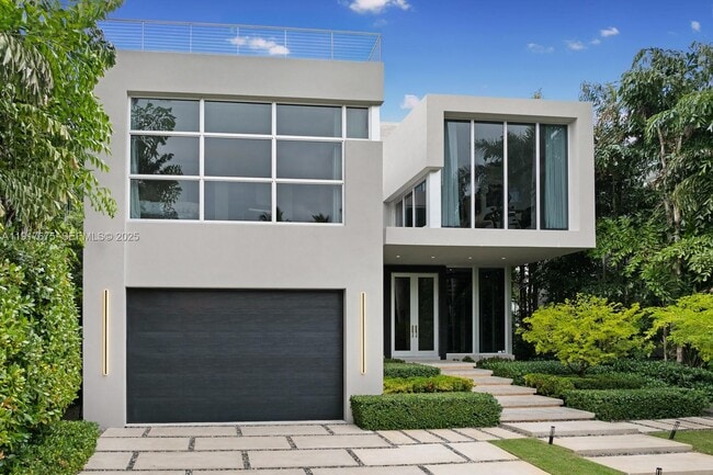 Building Photo - 1379 N Venetian Way