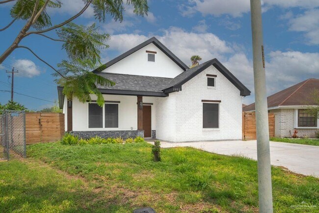 Building Photo - 24 Los Pinos Ln