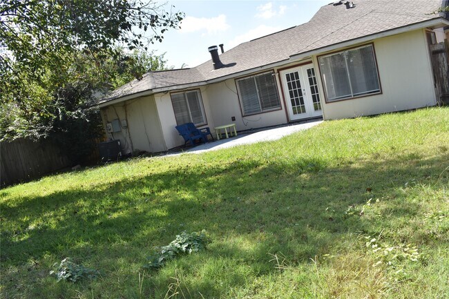 Building Photo - 7215 Caracas Dr