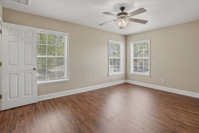 Building Photo - Beautifully Renovated 3 BD 3 BA Single Family Home Near Florida State University Campus.