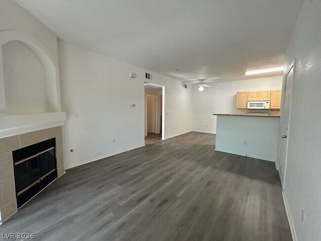 Building Photo - 8250 N Grand Canyon Dr