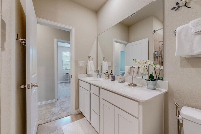 Building Photo - 7524 Redondo Dr