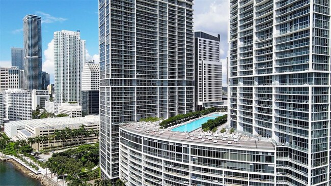 Building Photo - 475 Brickell Ave