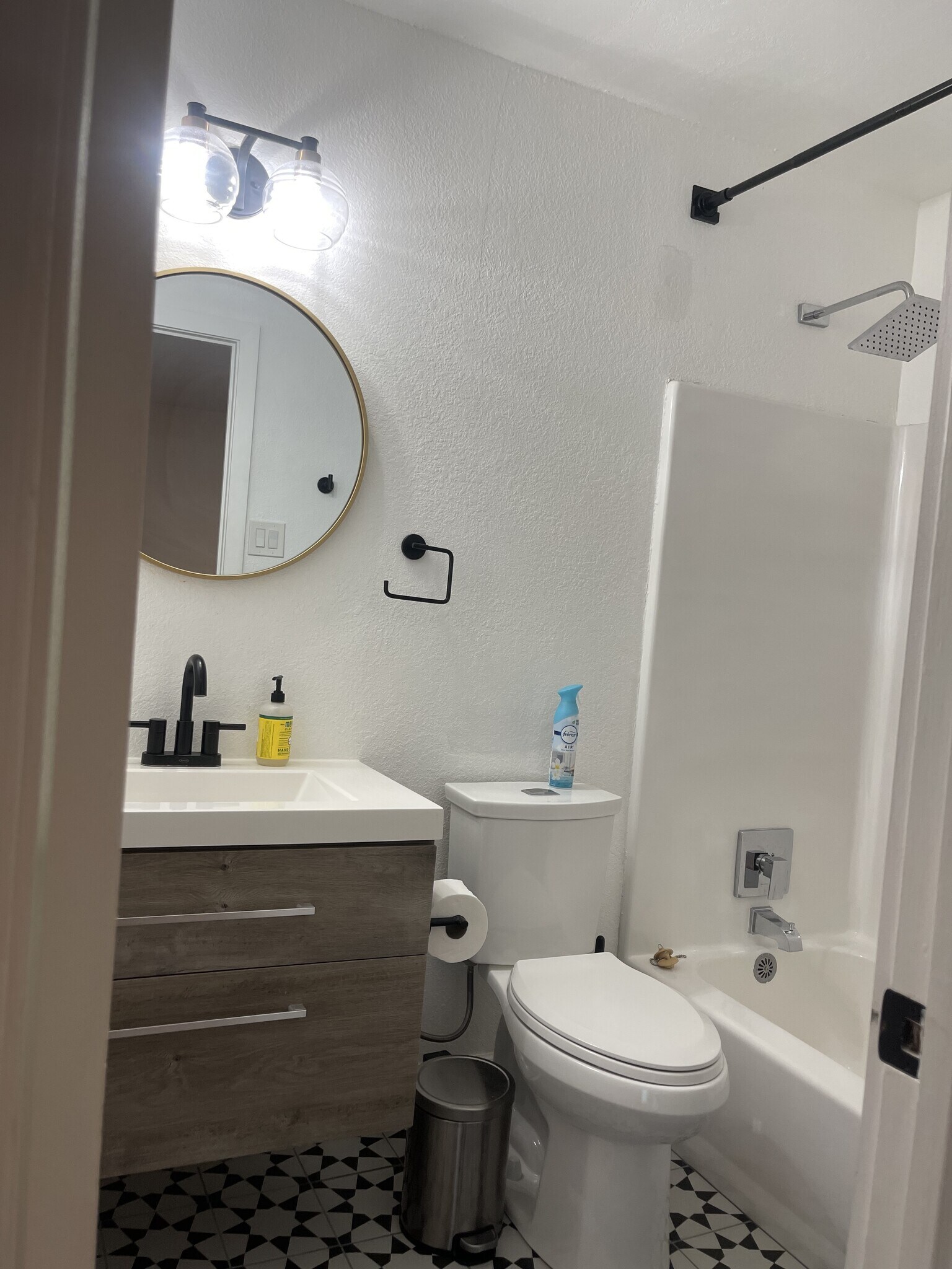 Bathroom - 1325 Bagby Ave