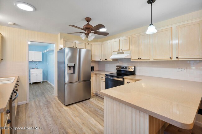 Building Photo - 219 Narvaez Dr