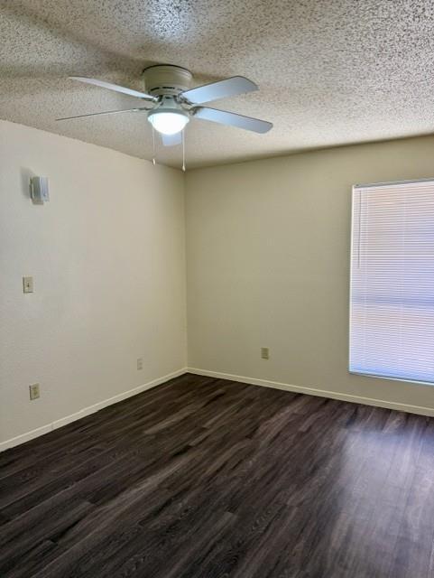 Building Photo - 3005 Parker Ln