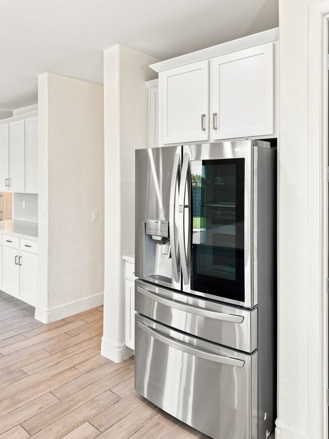 Building Photo - Luxury SMART HOME For Rent!