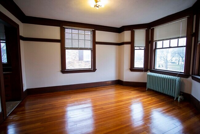 Building Photo - 2 Bryant St